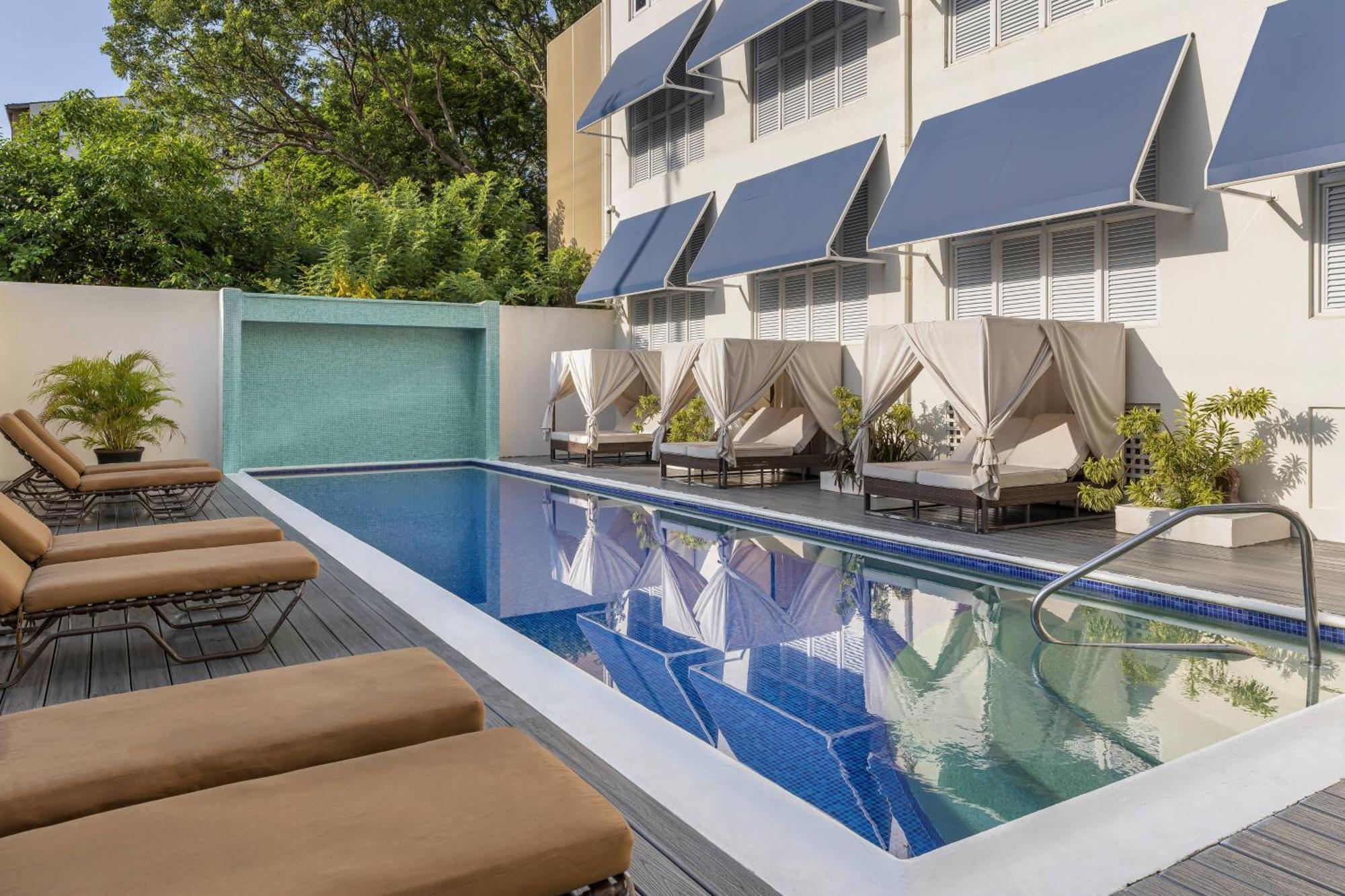 Waves Resort & Spa, Barbados, An Autograph Collection All-Inclusive Resort Saint James Exteriör bild