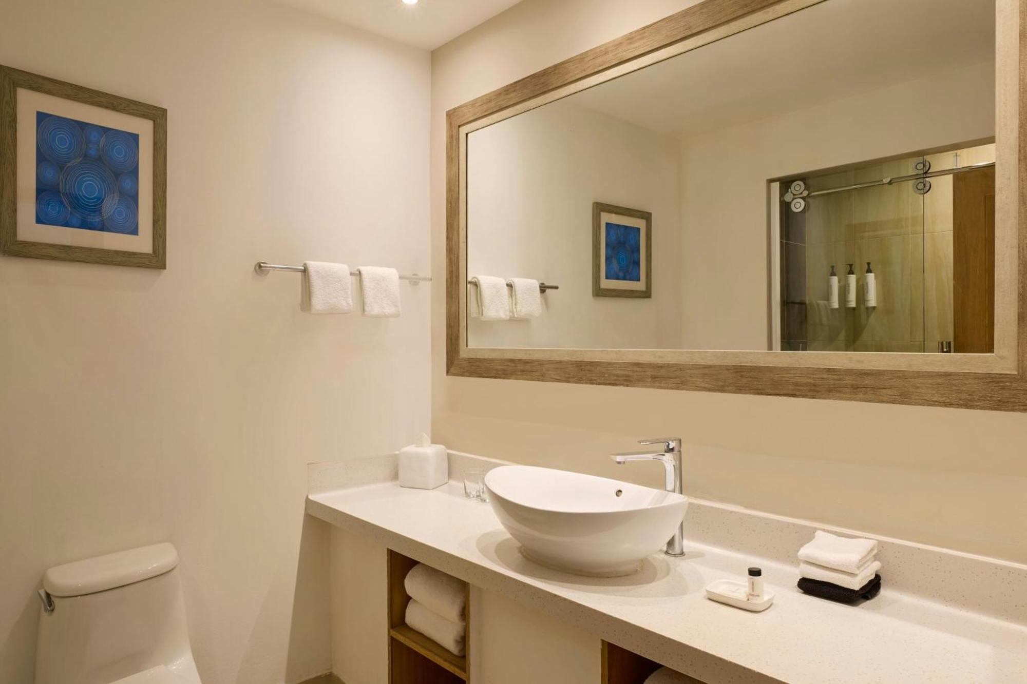 Waves Resort & Spa, Barbados, An Autograph Collection All-Inclusive Resort Saint James Exteriör bild
