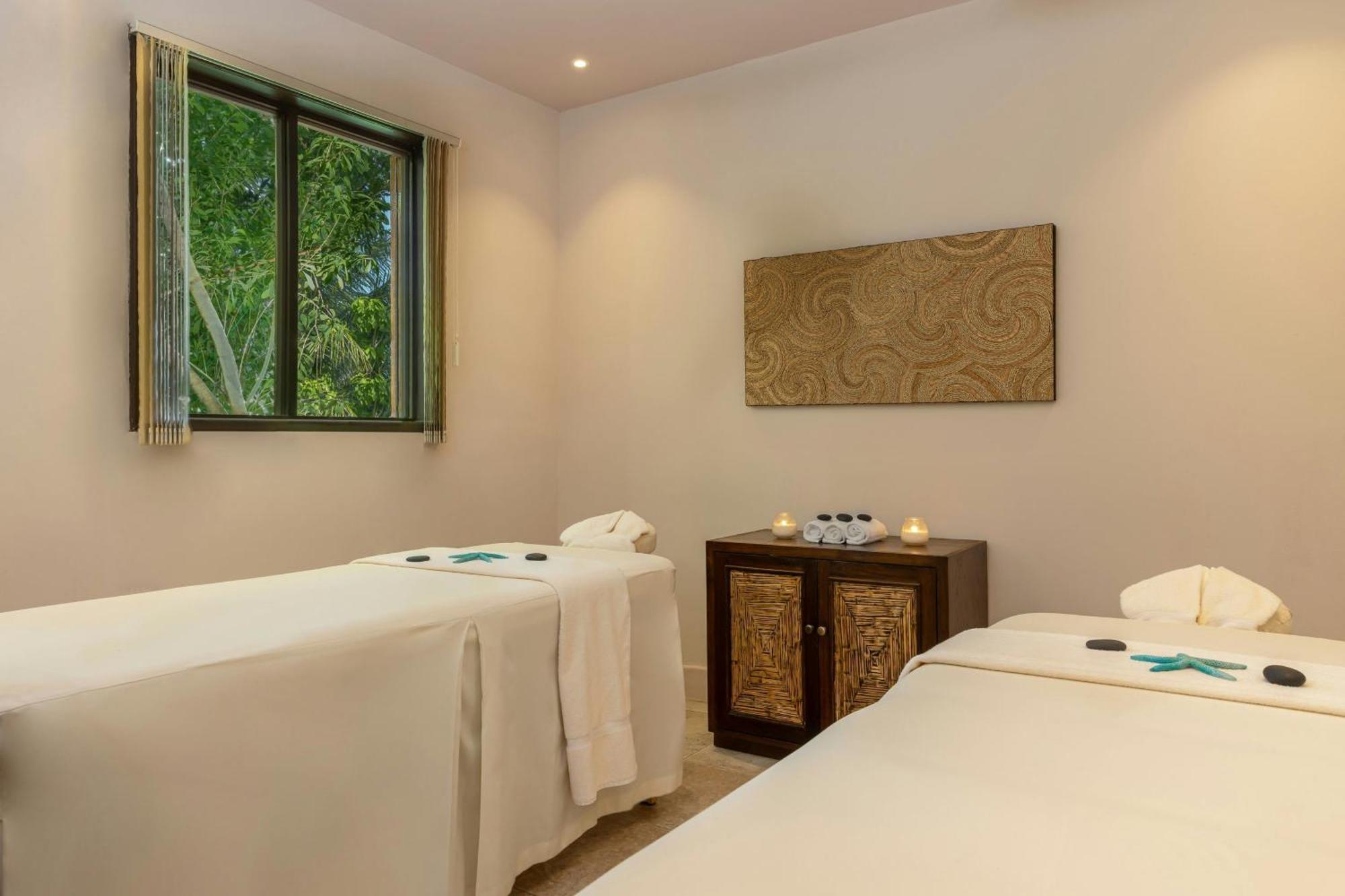 Waves Resort & Spa, Barbados, An Autograph Collection All-Inclusive Resort Saint James Exteriör bild